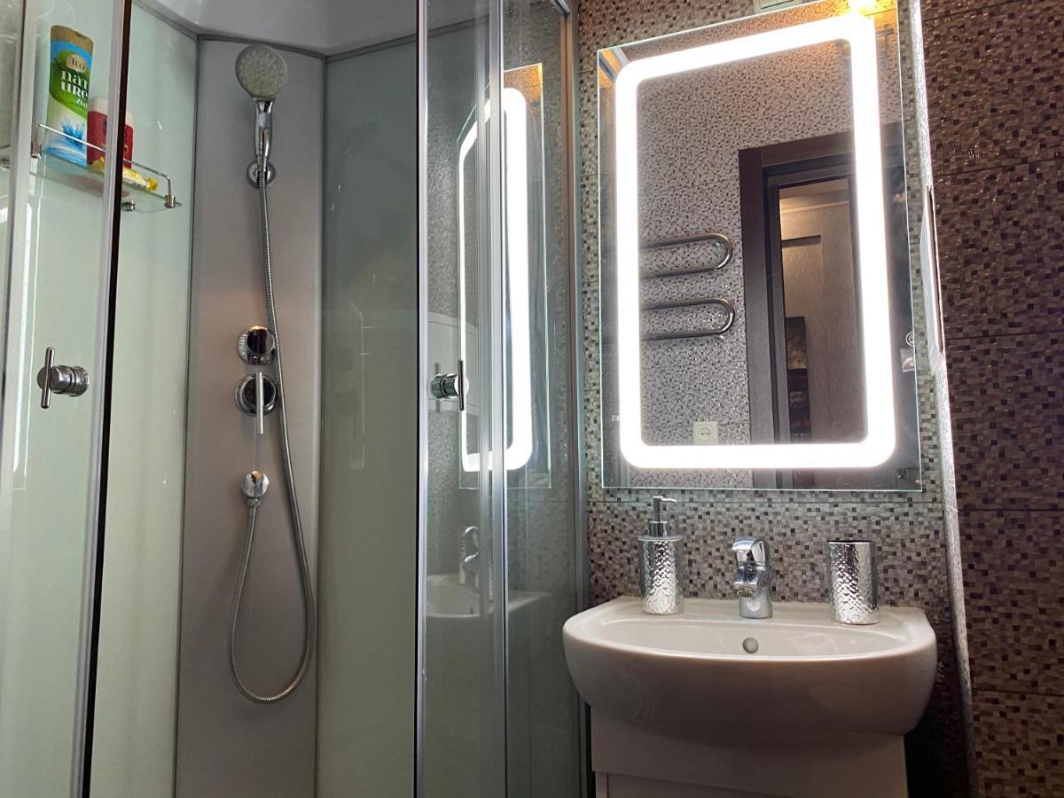 Modern Luxury Studio In The Center Of Kharkiv At Konstitutsii Square Exterior foto