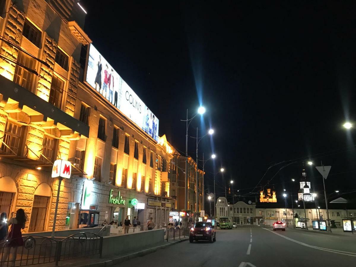 Modern Luxury Studio In The Center Of Kharkiv At Konstitutsii Square Exterior foto